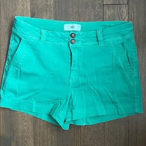 BKE by Buckle Women's Bright Green Shorts Size 28 NWOT